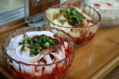 【四川小吃培訓】選擇什么地方最適合開小吃店？