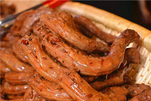 資陽(yáng)麻辣現(xiàn)撈鹵菜技術(shù)培訓(xùn)哪家好？學(xué)員親自操作