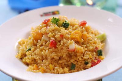 四川炒飯技術培訓哪里好？采用理論和實踐結合