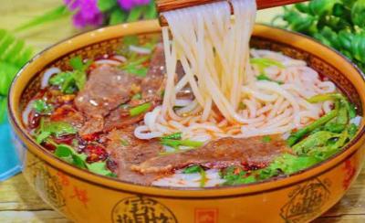 小吃培訓在哪里學最好？學習羊肉粉技術培訓