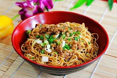  成都餐飲培訓(xùn)機(jī)構(gòu)，宜賓燃面技術(shù)培訓(xùn)哪家好？