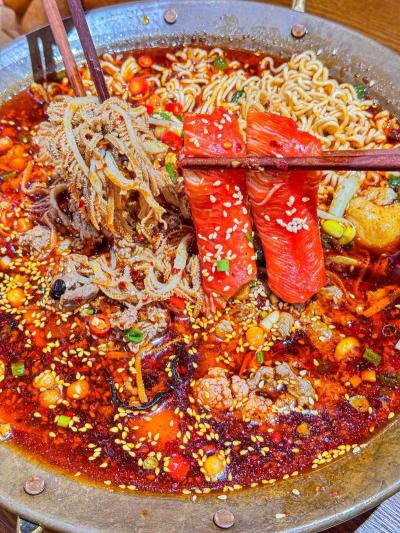 如何挑選冒菜培訓(xùn)學(xué)校？掌握正宗冒菜制作技藝的關(guān)鍵方法